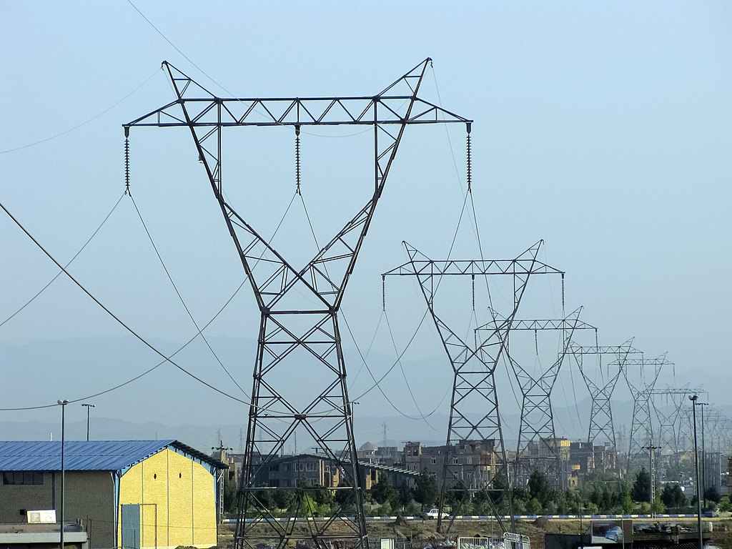 Iranian power lines near Qom