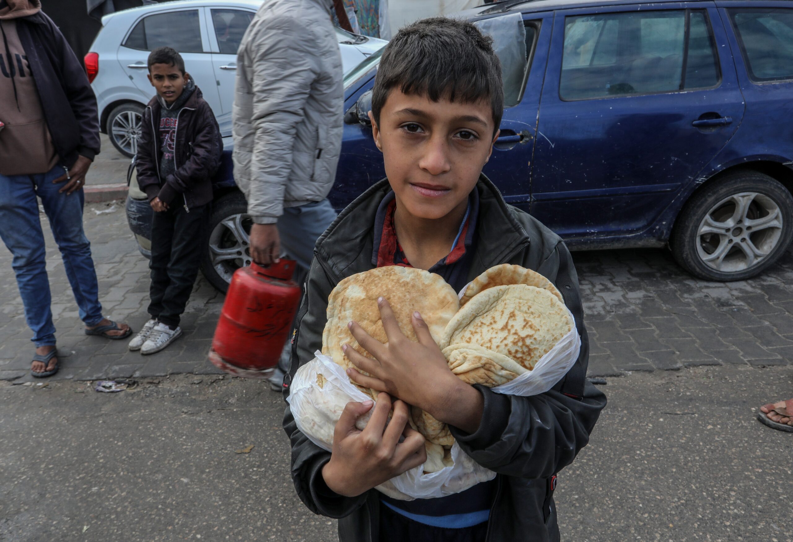 Gaza boy with pita