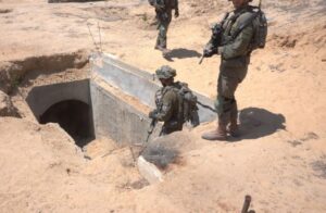 IDF soldiers enter tunnel
